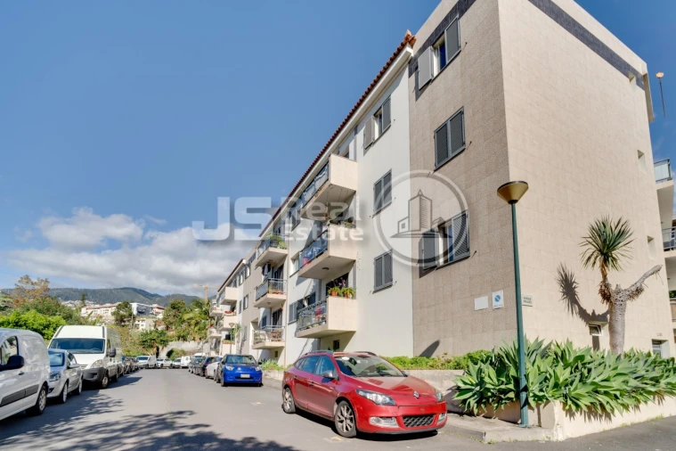 Apartamento T2 para Venda em Santo Antonio Foto 1