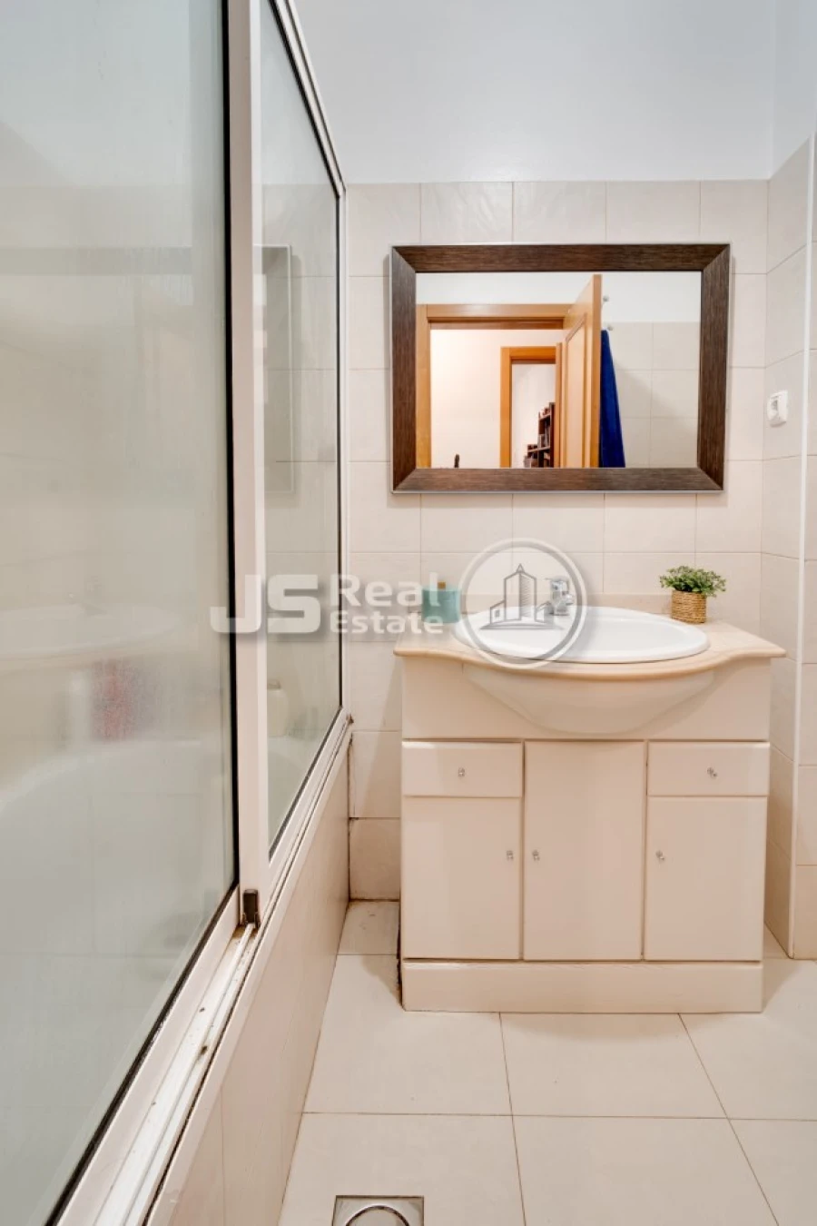 Apartamento T2 para Venda em Santo Antonio Foto 15