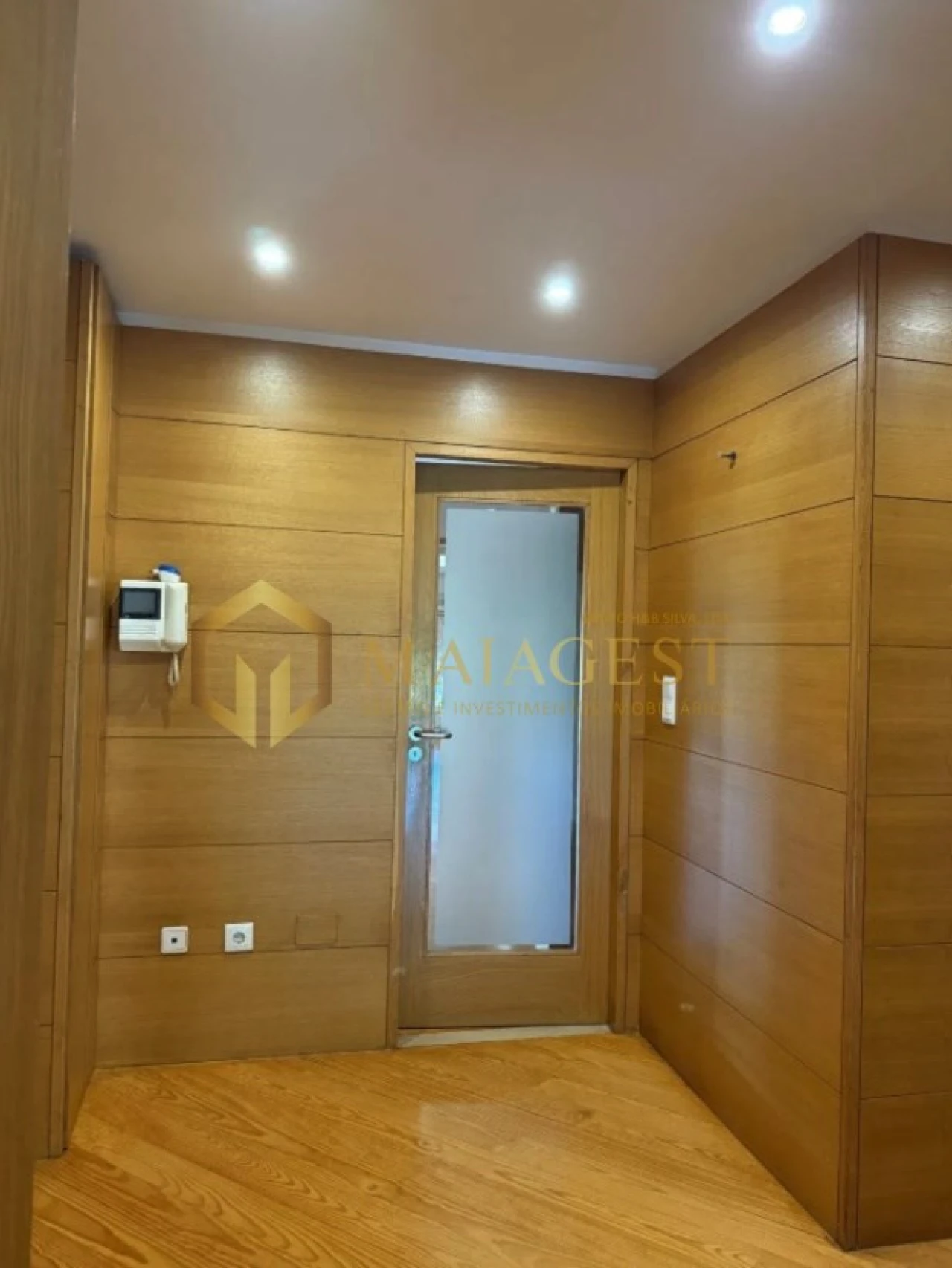 Apartamento T2 para Arrendamento em Aguas Santas Foto 2