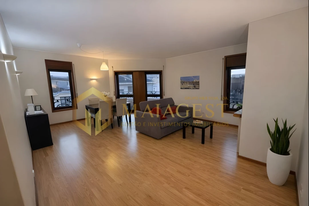 Apartamento T2 para Arrendamento em Cedofeita, Santo Ildefonso, Sé, Miragaia, São Nicolau e Vitória Foto 3