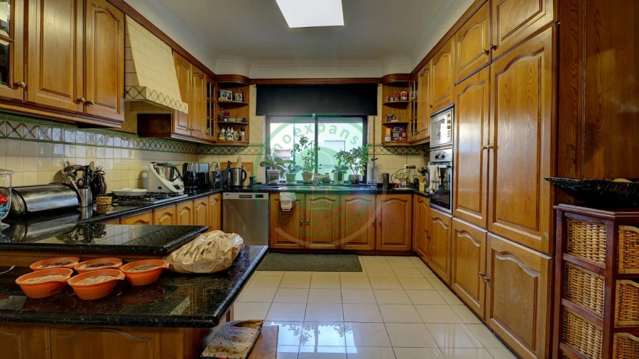 Moradia T6 para Venda em Buarcos Foto 9