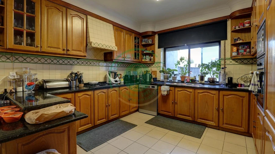 Moradia T6 para Venda em Buarcos Foto 10