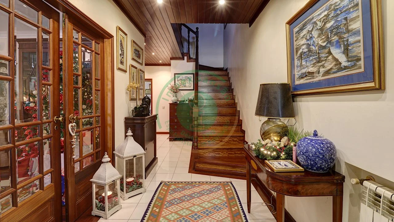 Moradia T6 para Venda em Buarcos Foto 7