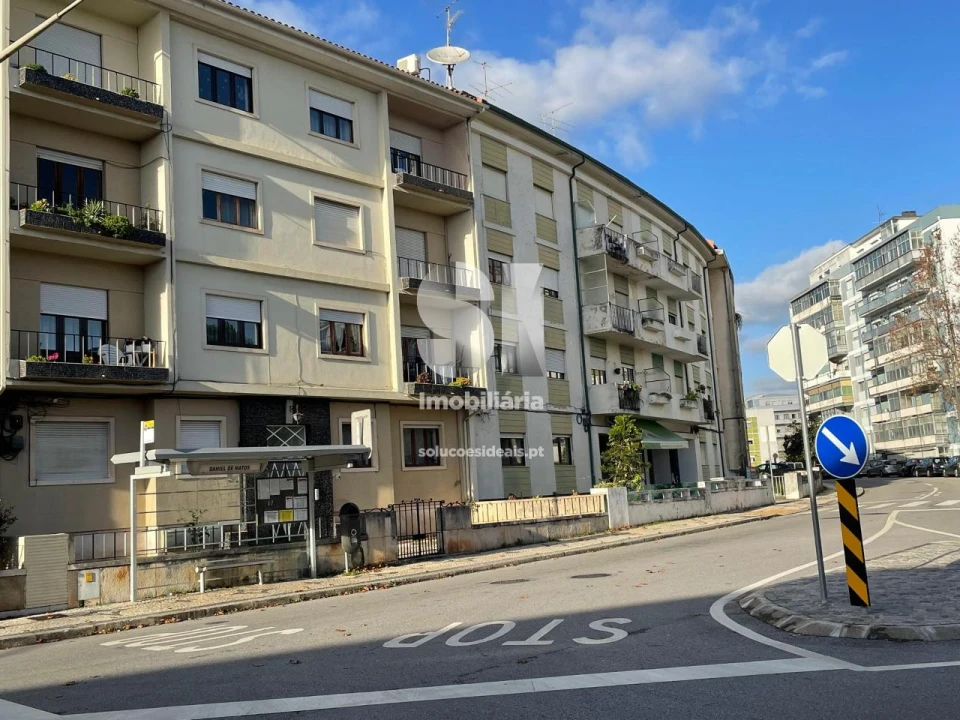 Apartamento T2 para Venda em Santo Antonio dos Olivais Foto 2