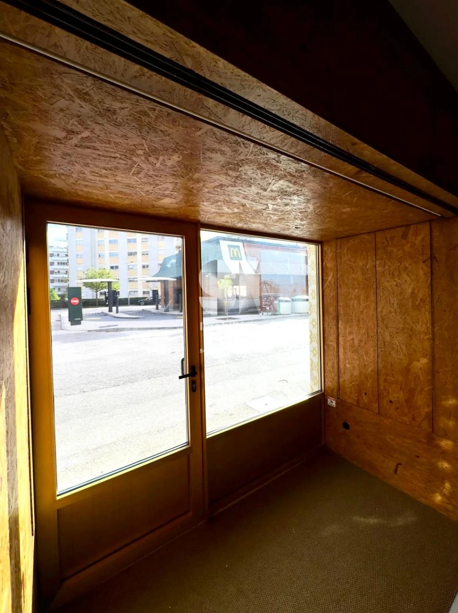 Negócio para Venda em Santo Antonio dos Olivais Foto 2