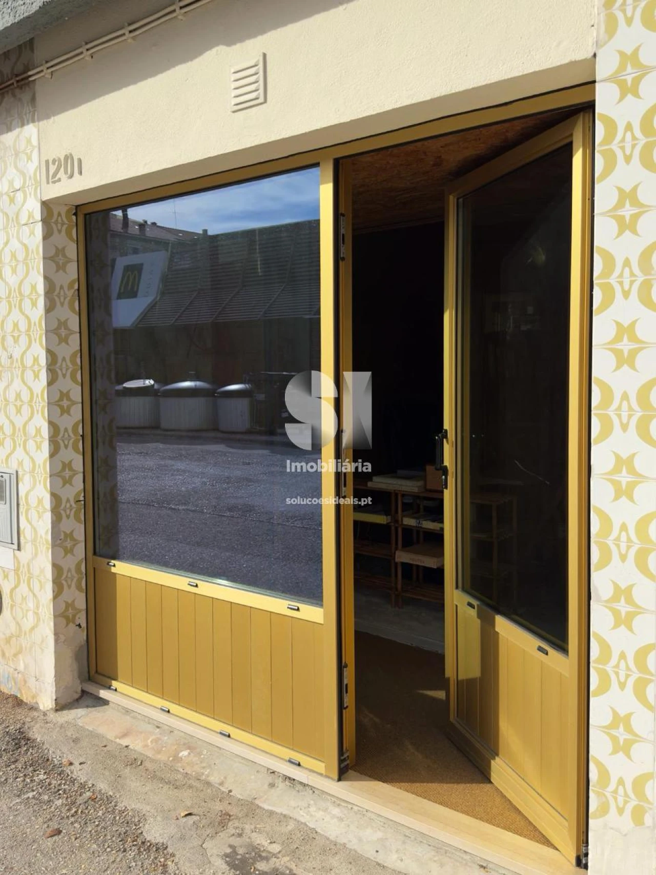 Negócio para Venda em Santo Antonio dos Olivais Foto 1