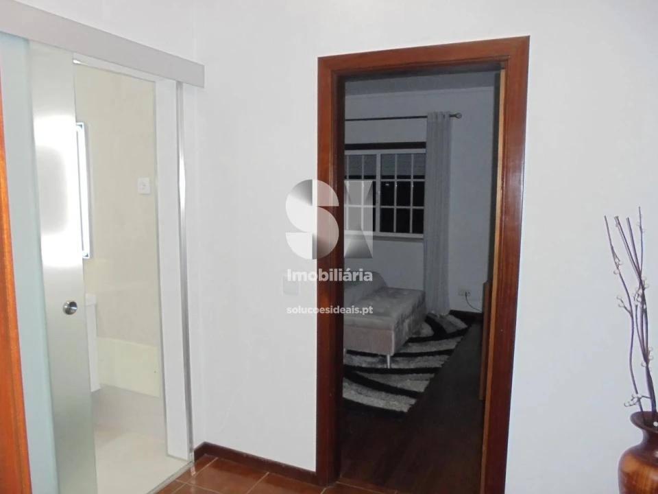 Apartamento T3 para Venda em Serpins Foto 2