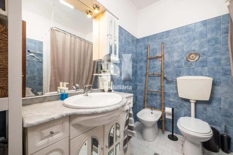 Apartamento T3 para Venda em Santo Antonio dos Olivais Foto 13