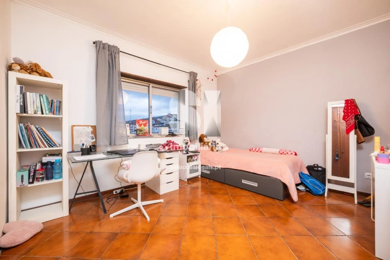 Apartamento T3 para Venda em Santo Antonio dos Olivais Foto 14