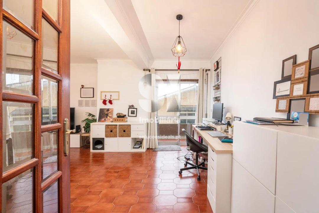 Apartamento T3 para Venda em Santo Antonio dos Olivais Foto 1