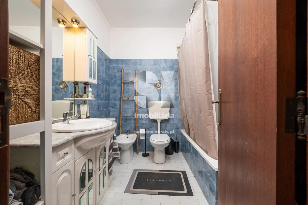 Apartamento T3 para Venda em Santo Antonio dos Olivais Foto 12