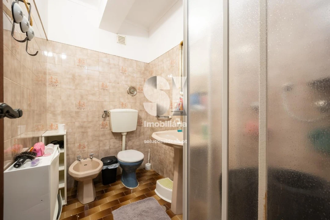 Apartamento T3 para Venda em Santo Antonio dos Olivais Foto 16