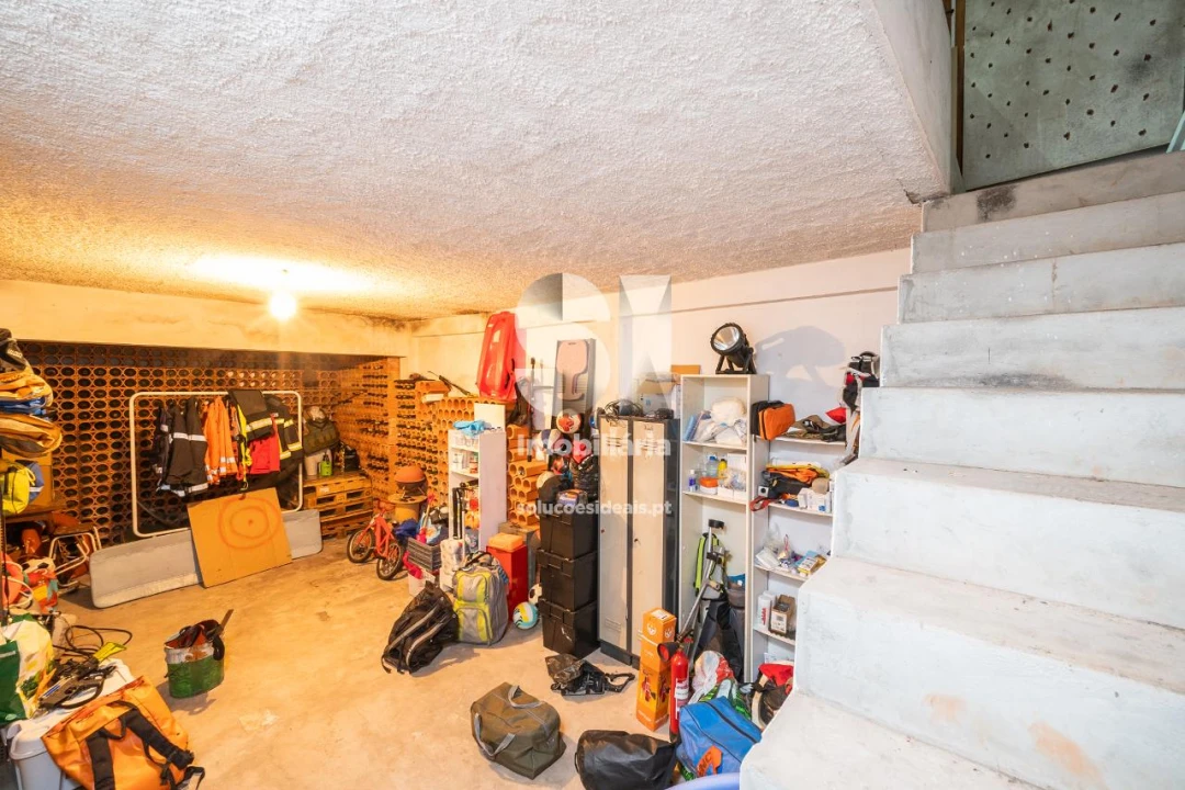 Apartamento T3 para Venda em Santo Antonio dos Olivais Foto 24