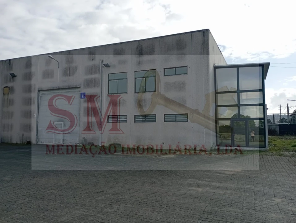 Armazém para Venda em Quinta do Anjo Foto 1