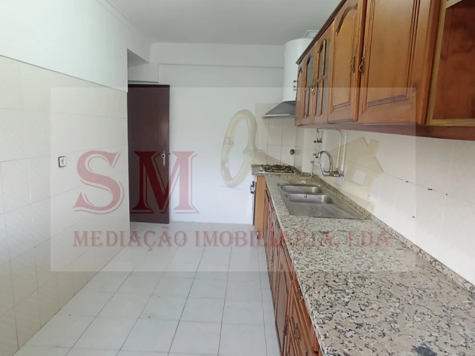 Apartamento T3 para Venda em Seixal, Arrentela e Aldeia de Paio Pires Foto 2