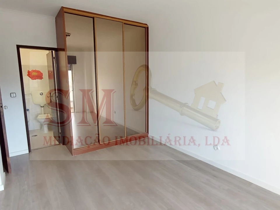 Apartamento T3 para Venda em Seixal, Arrentela e Aldeia de Paio Pires Foto 5