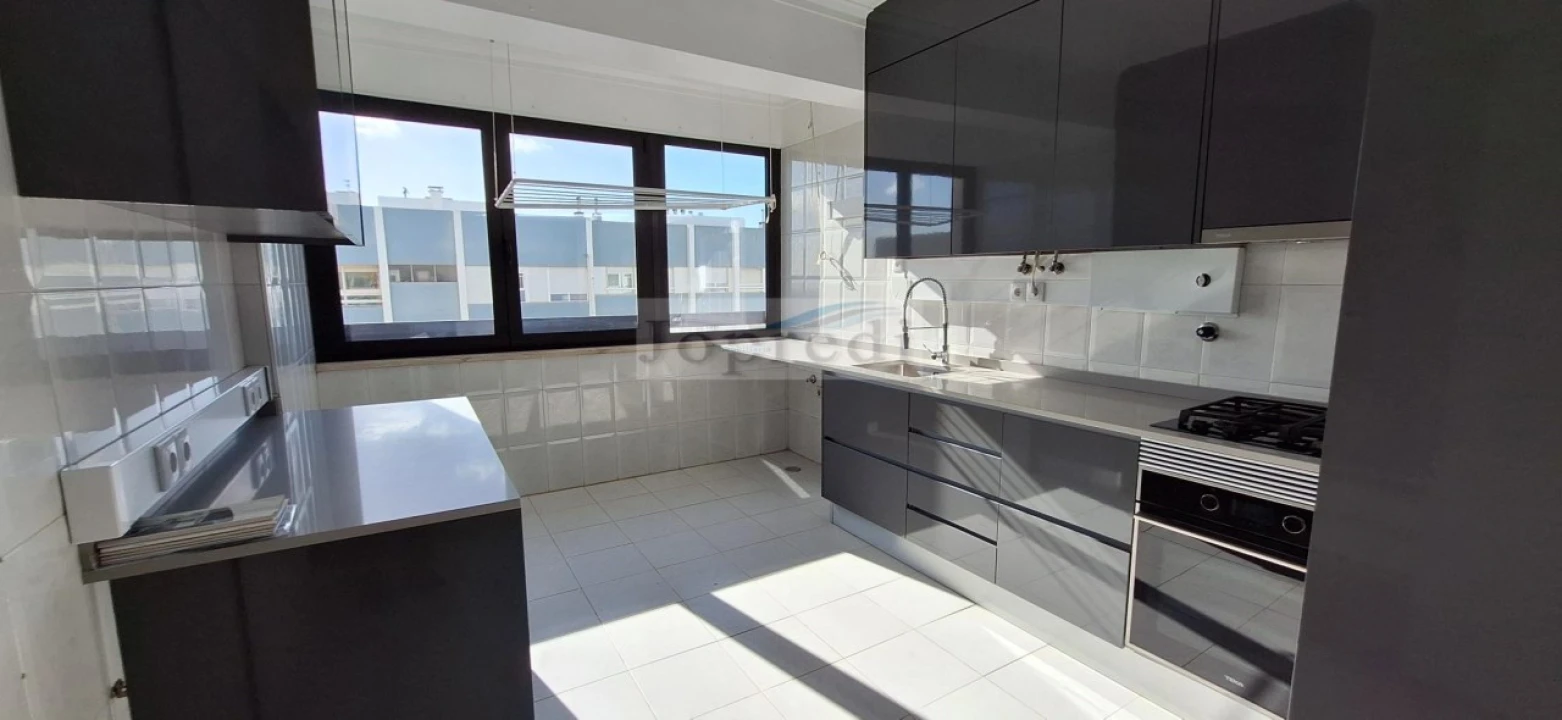 Apartamento T2 para Arrendamento em Oeiras e São Julião da Barra, Paço de Arcos e Caxias Foto 5