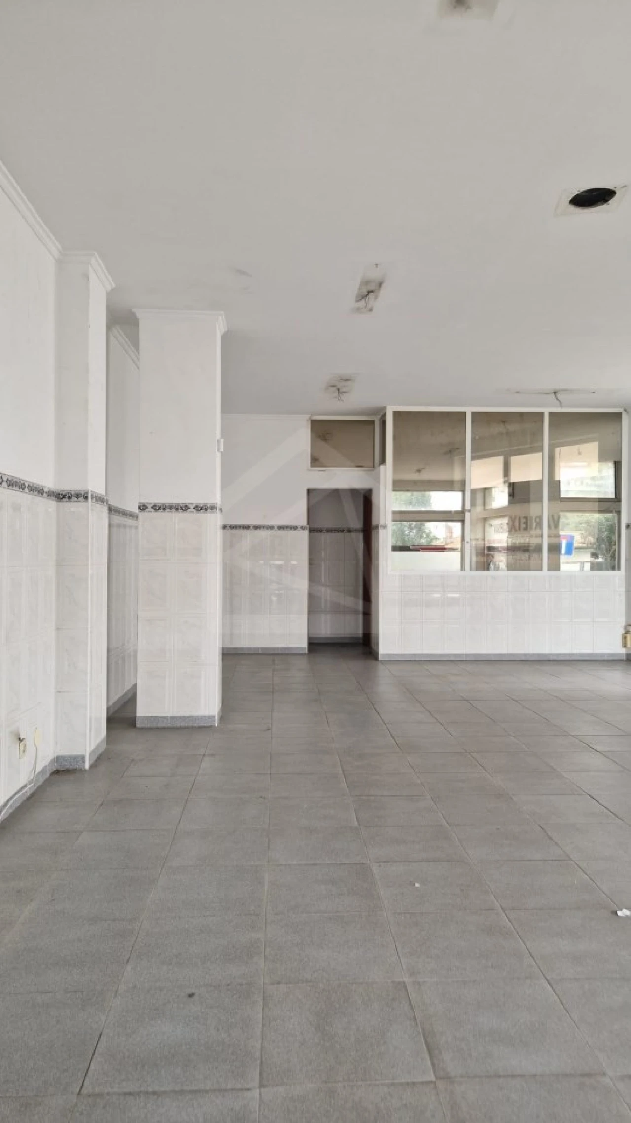 Loja para Venda em Mafamude e Vilar do Paraíso Foto 6