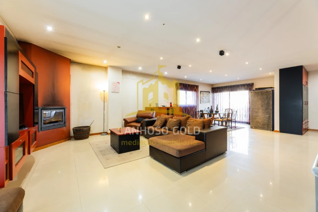 Moradia T4 para Venda em Merelim (São Pedro) e Frossos Foto 3