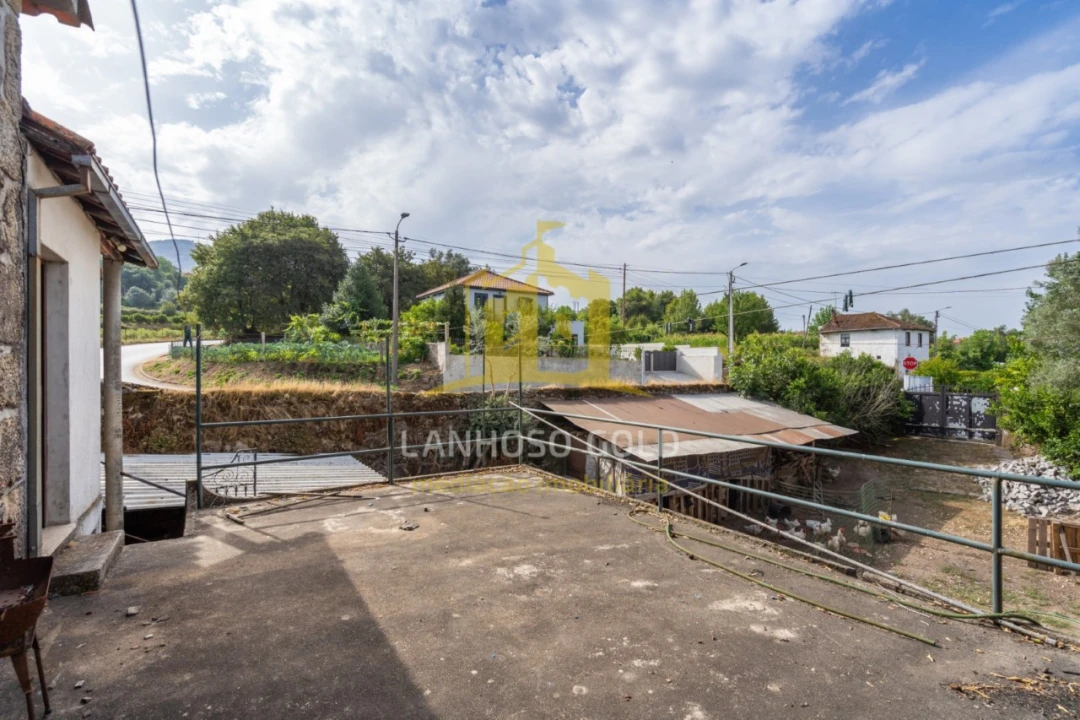 Moradia T4 para Venda em Caldelas, Sequeiros e Paranhos Foto 12