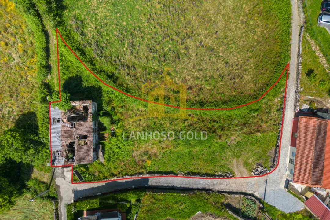 Terreno para Venda em Vila Verde e Barbudo Foto 1