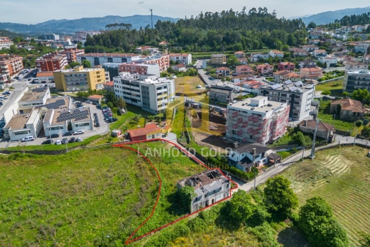 Terreno para Venda em Vila Verde e Barbudo Foto 2
