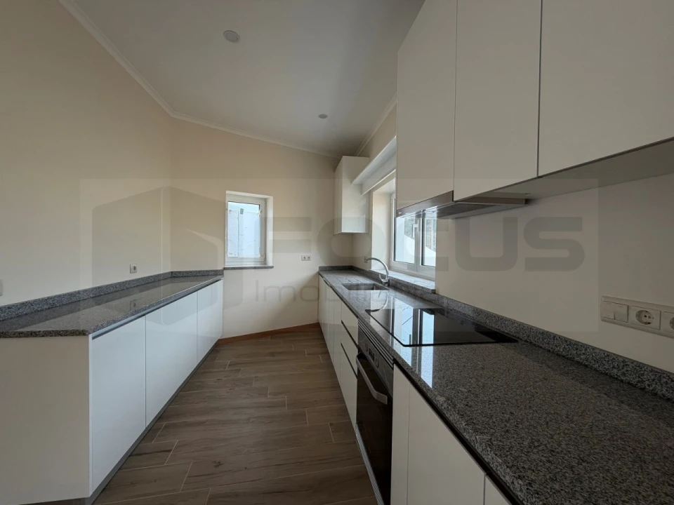 Moradia T2 para Venda em Travassô e Óis da Ribeira Foto 4
