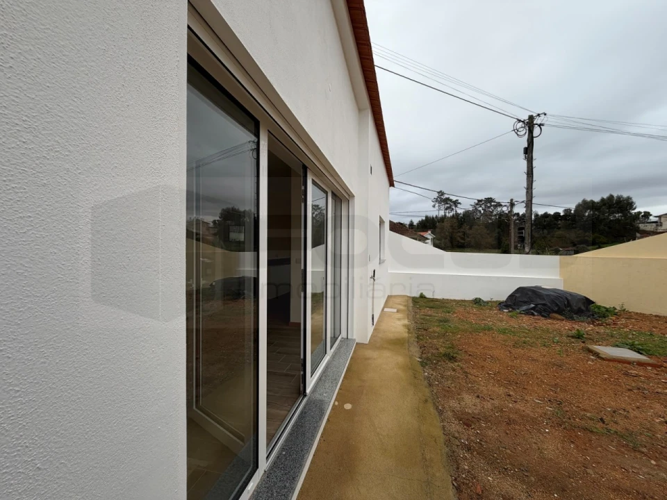 Moradia T2 para Venda em Travassô e Óis da Ribeira Foto 17