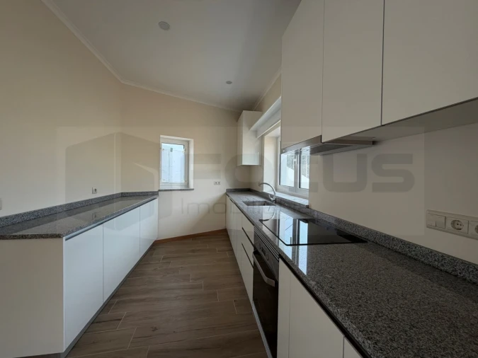 Moradia T2 para Venda em Travassô e Óis da Ribeira Foto 4