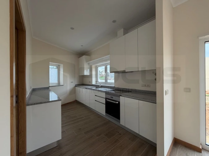 Moradia T2 para Venda em Travassô e Óis da Ribeira Foto 5