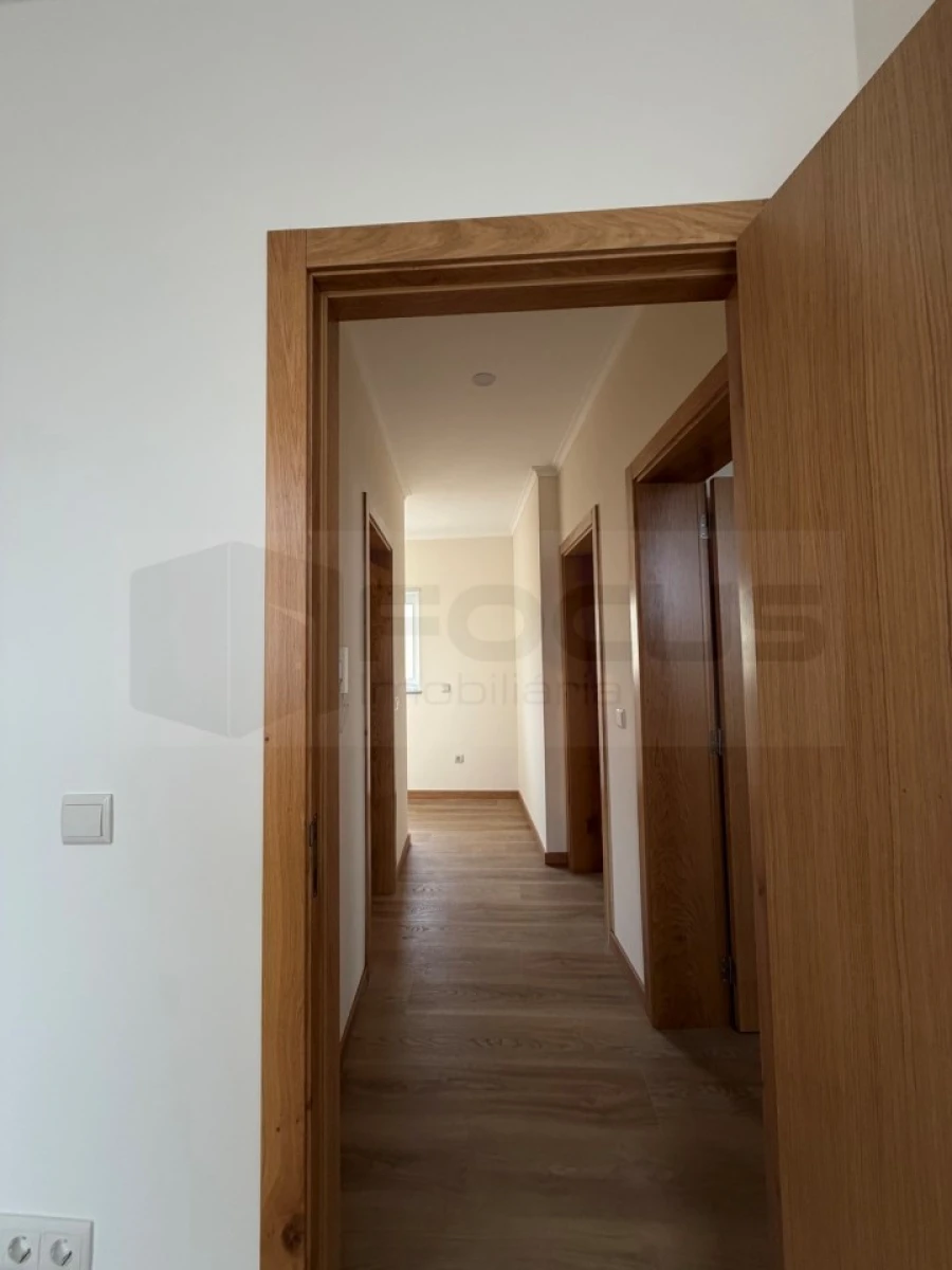 Moradia T2 para Venda em Travassô e Óis da Ribeira Foto 6