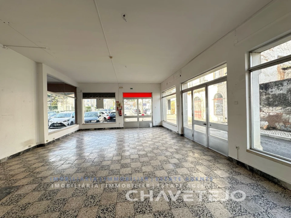 Loja para Arrendamento em São João Baptista e Santa Maria dos Olivais Foto 6