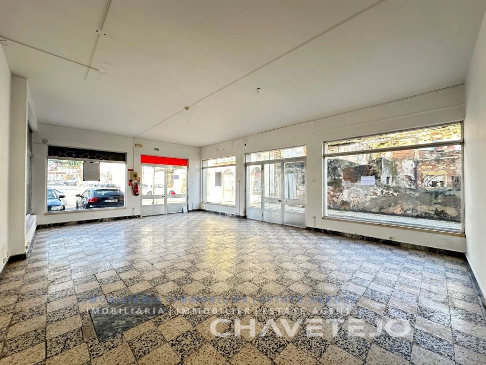 Loja para Arrendamento em São João Baptista e Santa Maria dos Olivais Foto 7