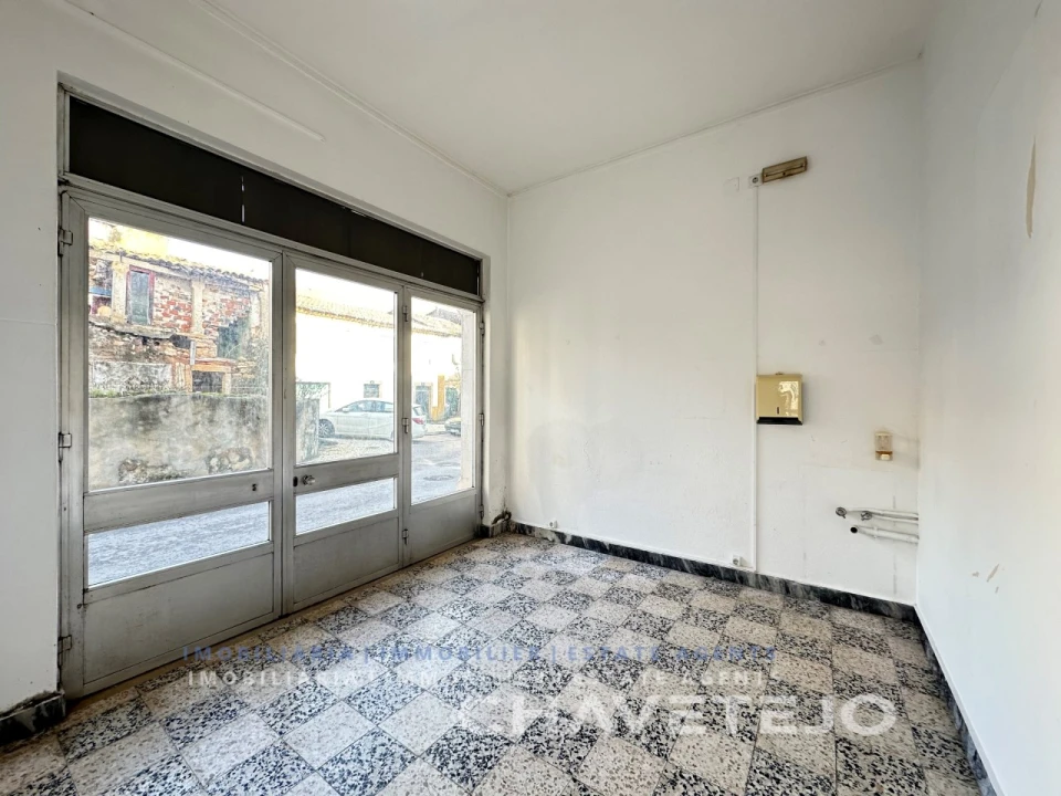 Loja para Arrendamento em São João Baptista e Santa Maria dos Olivais Foto 11