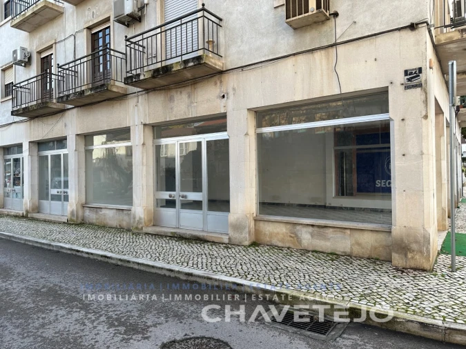 Loja para Arrendamento em São João Baptista e Santa Maria dos Olivais Foto 2