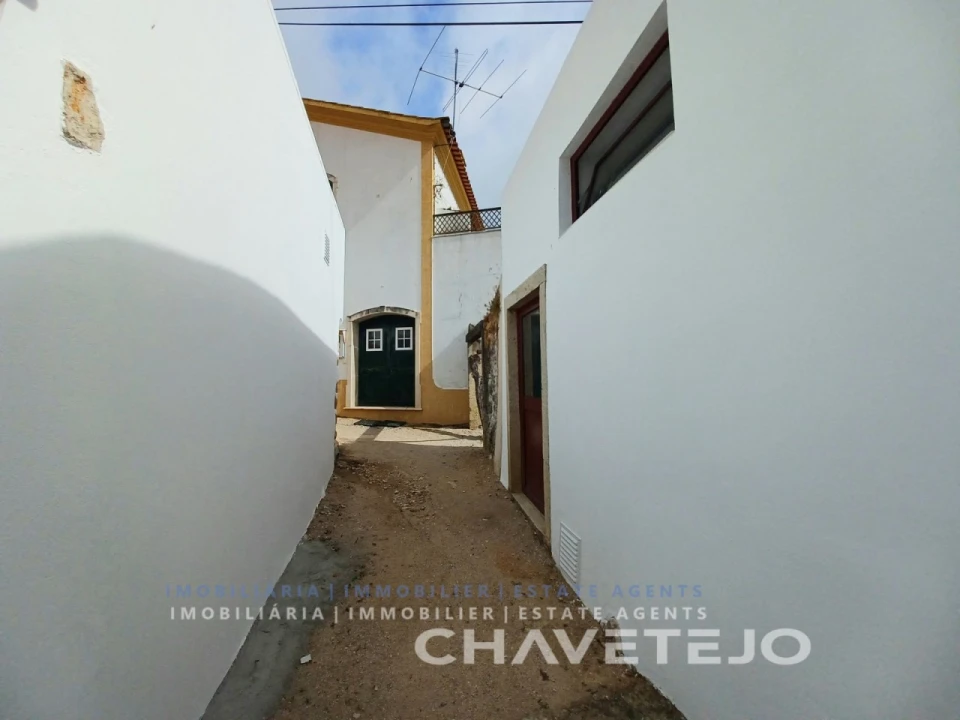 Moradia T2 para Venda em Carregueiros Foto 40