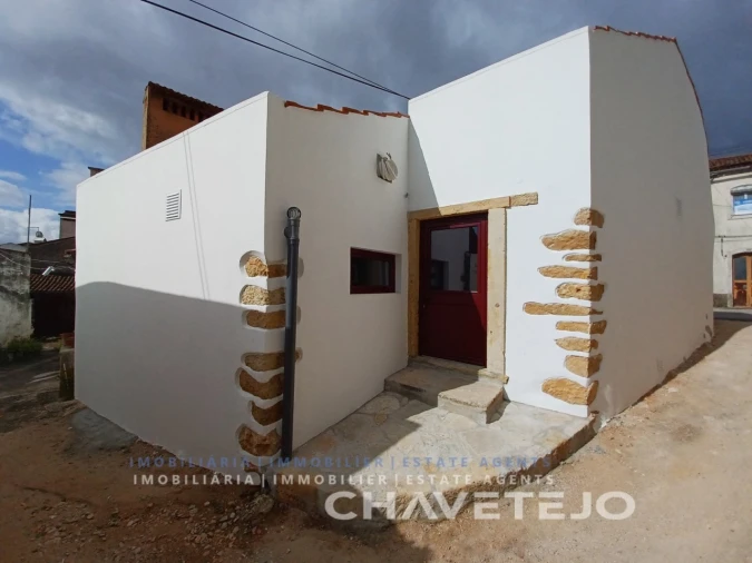 Moradia T2 para Venda em Carregueiros Foto 32