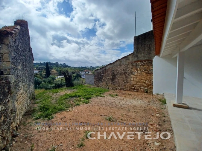 Moradia T2 para Venda em Carregueiros Foto 37