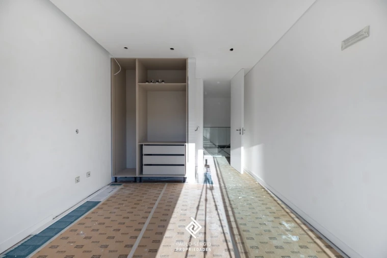 Moradia T4 para Venda em Pedroso e Seixezelo Foto 23