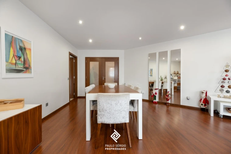 Apartamento T3 para Venda em Vilar de Andorinho Foto 5