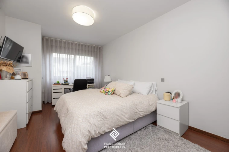 Apartamento T3 para Venda em Vilar de Andorinho Foto 9