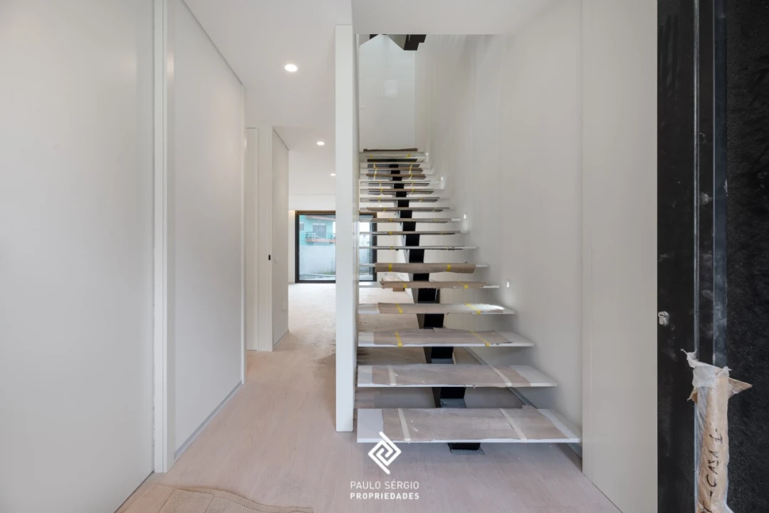 Moradia T5 para Venda em Madalena Foto 12