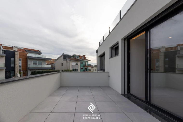 Moradia T5 para Venda em Madalena Foto 23