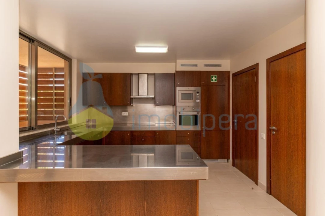 Moradia T3 para Venda em Guia Foto 10