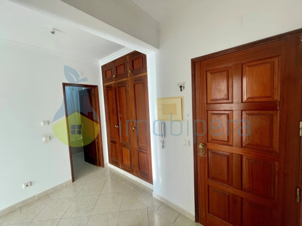 Apartamento T1 para Venda em Guia Foto 2