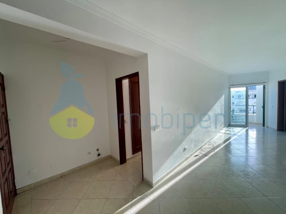 Apartamento T1 para Venda em Guia Foto 5