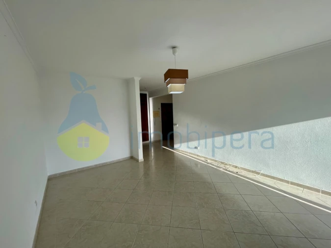 Apartamento T1 para Venda em Guia Foto 9
