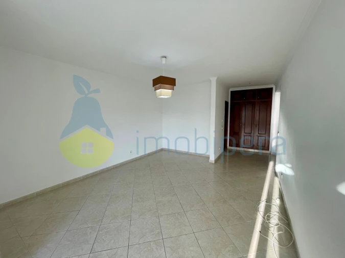Apartamento T1 para Venda em Guia Foto 10