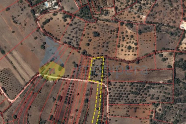 Terreno Misto para Venda em Paderne Foto 26