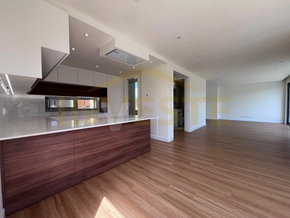 Moradia T4 para Venda em Alcabideche Foto 7